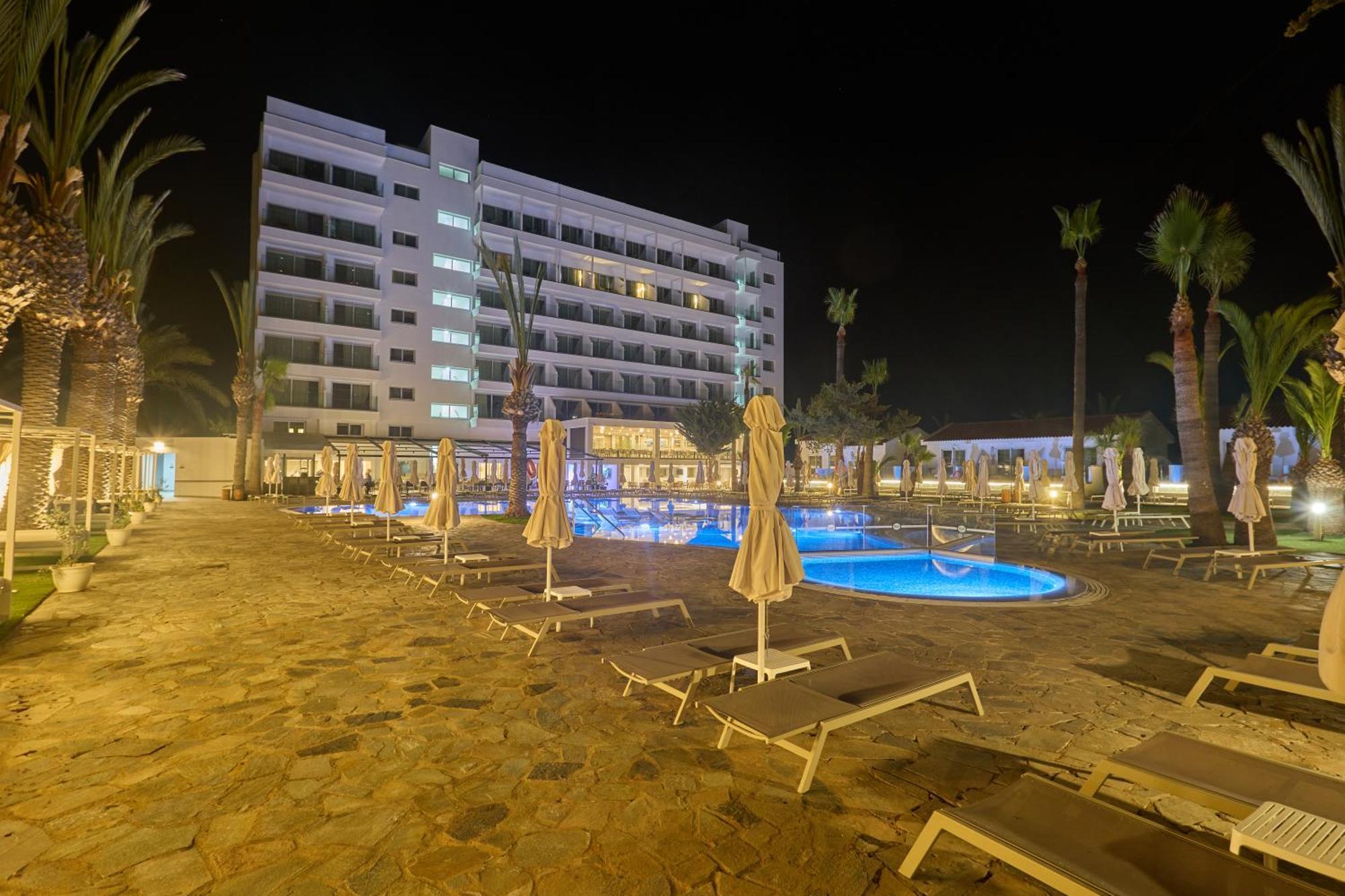 Bohemian Gardens Hotel 프로타라스 외부 사진